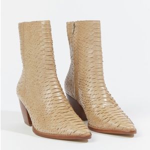 Mattise Caty Boot-Tan sz 10